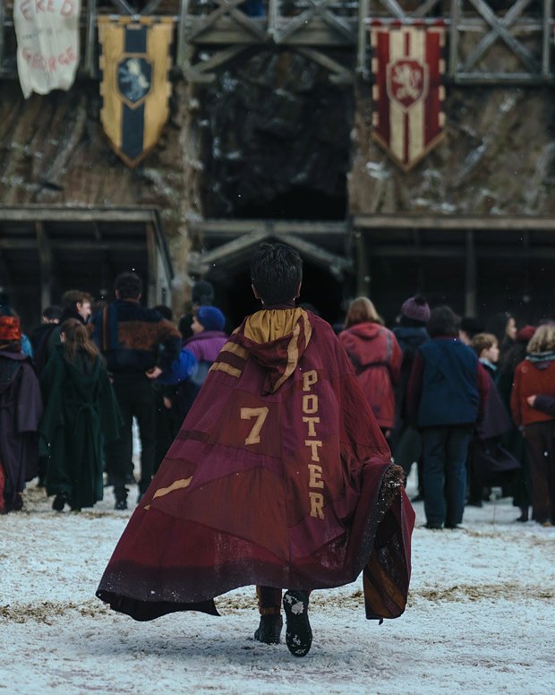 Узнайте больше о новом сериале про Гарри Поттера и его главном герое Гарри Поттер из нового сериала в образе молодого волшебника в школе Хогвартс