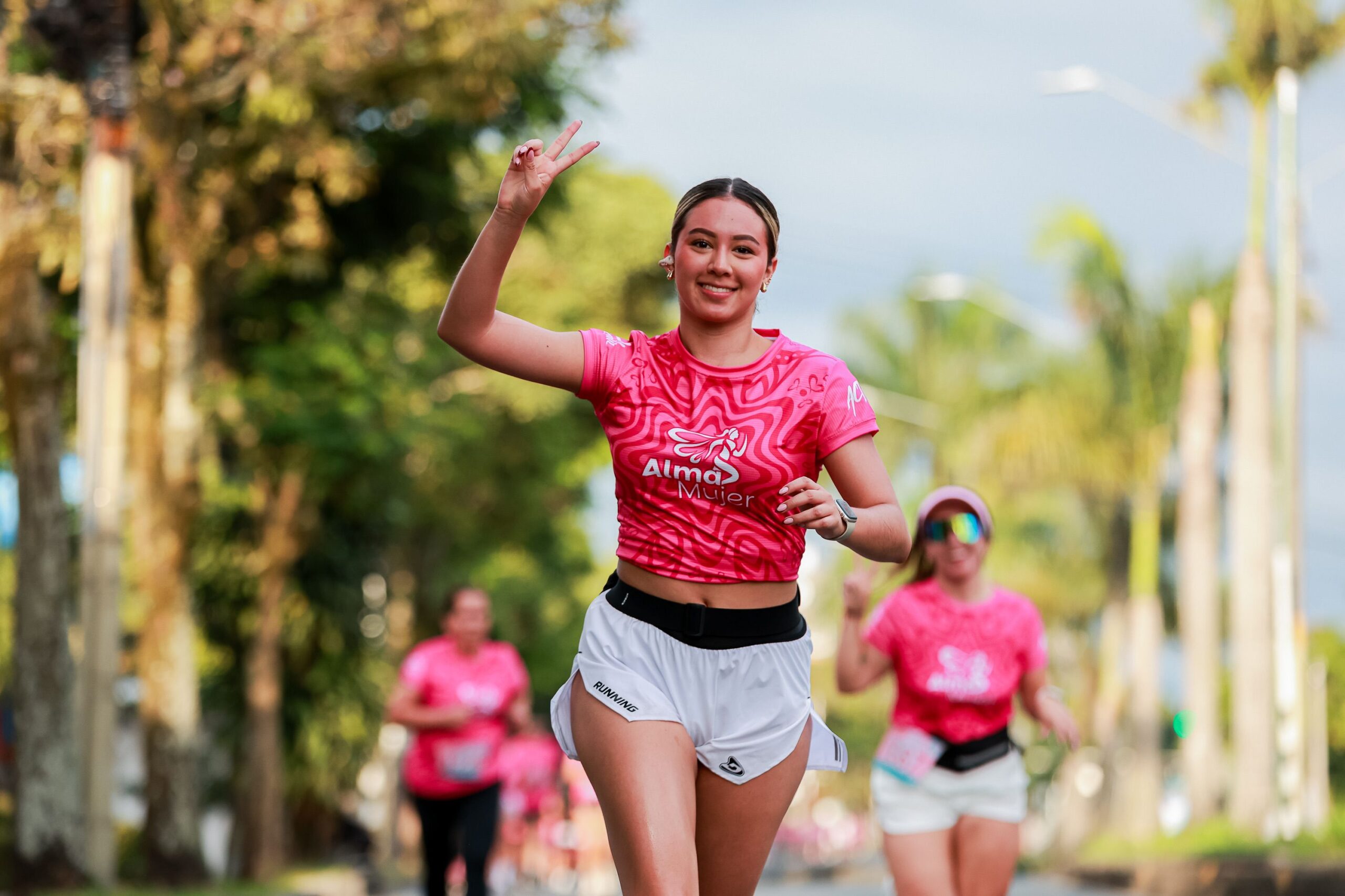 Участники Running Club на тренировке в Москве