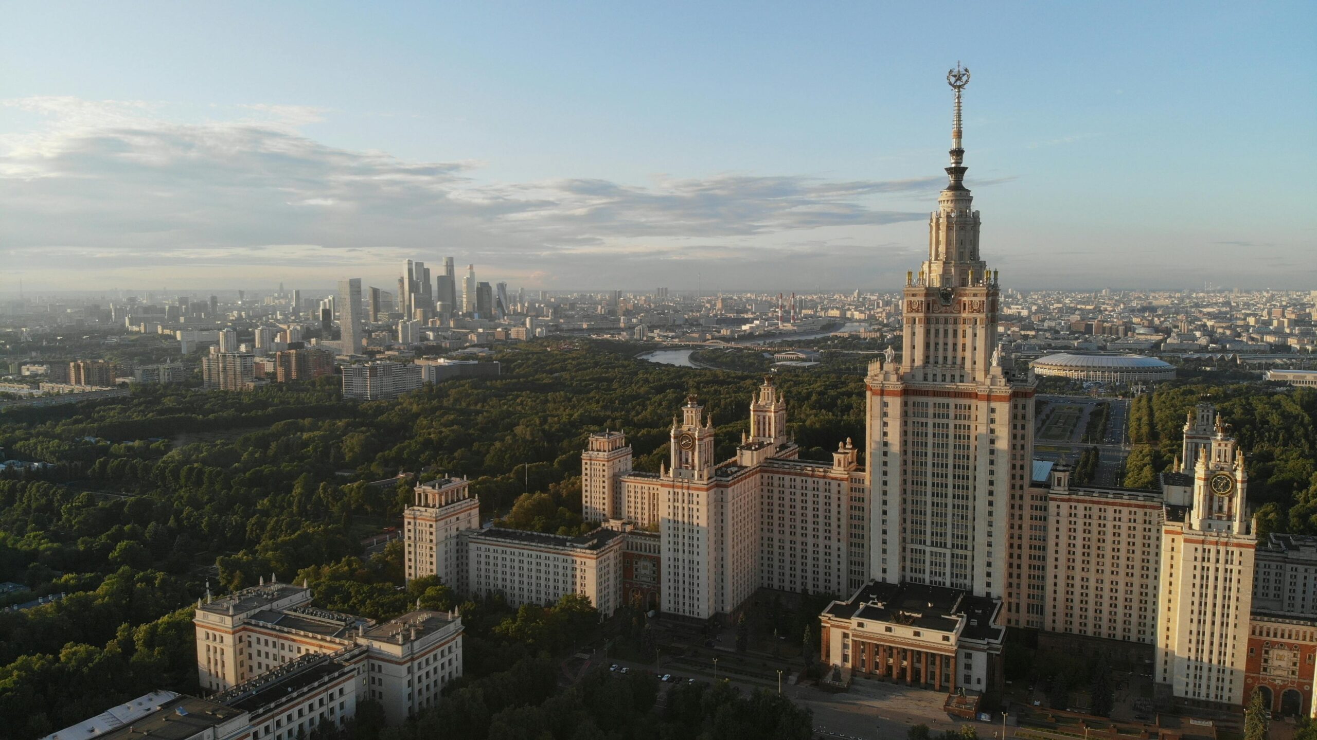 Высотка-«сестра» на Котельнической набережной в стиле сталинского ампира 