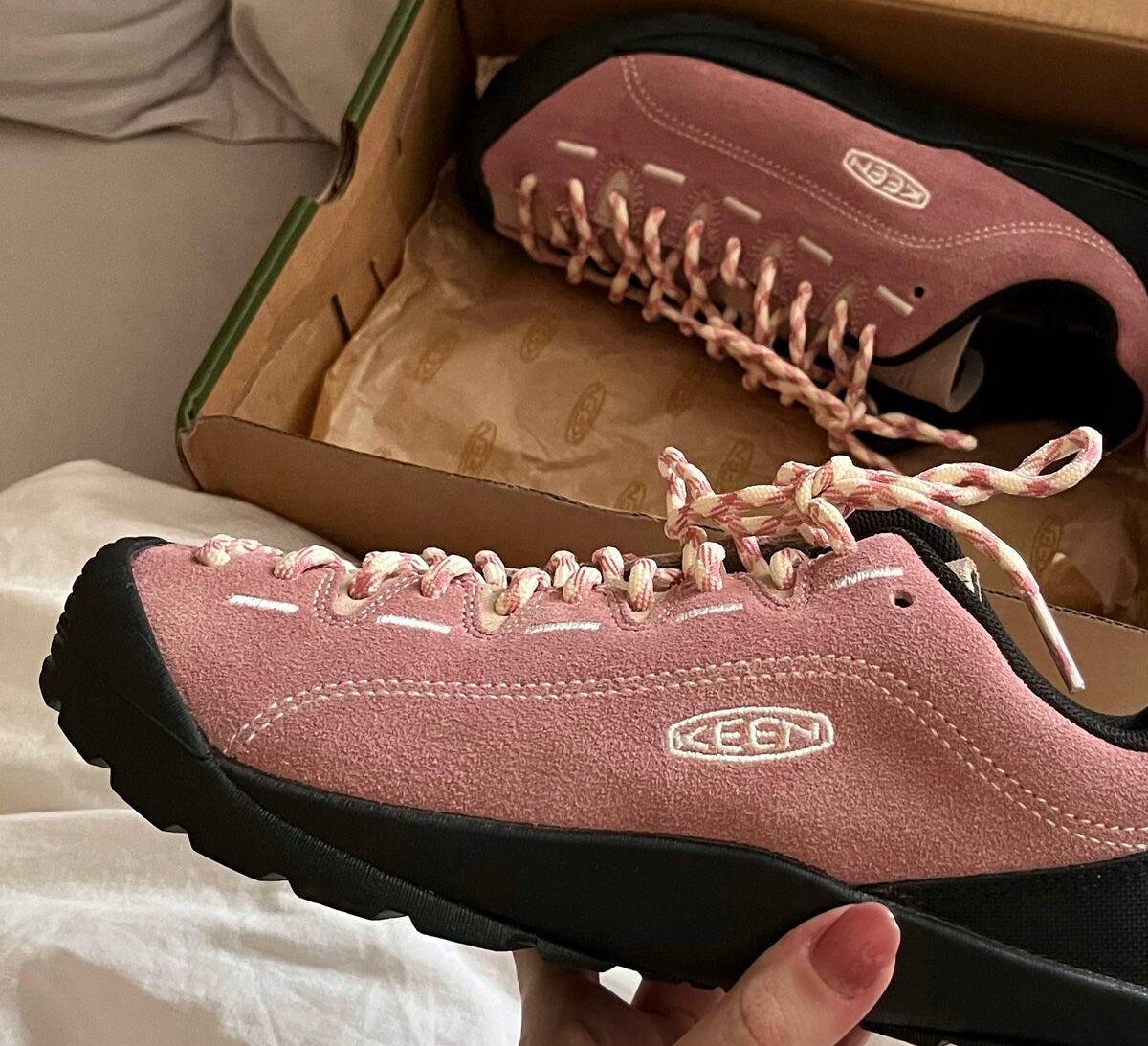 Розовые кроссовки keen Розовые кроссовки keen