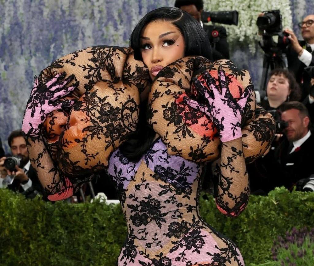 Чем вдохновлялись звезды на MET GALA?